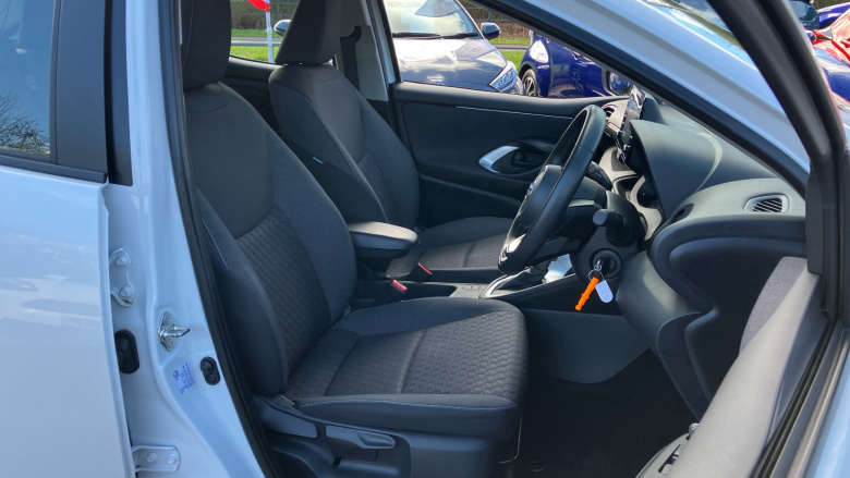 Toyota Yaris 1.5 Hybrid Icon 5dr CVT Hybrid Hatchback